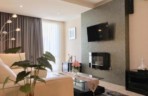 Senayan Apartment | Discover FX Residence 22: Family-Friendly Stay with Pool