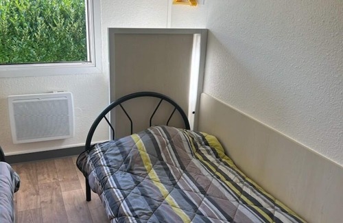 Saint-Pol-sur-Mer Hotel | Budget-Friendly FYL hôtel Saint Pol with Breakfast & Family Perks