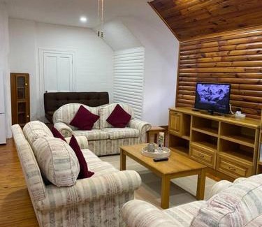 Kloof Apartment | Discover "Fyndraai": Your Ideal Family Retreat with Pool