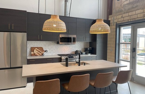 Arena District Apartment | Fyrebird Place: 5-Bedroom Industrial Loft with Private Pavilion & Yard