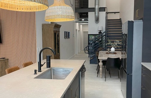 Arena District Apartment | Fyrebird Place: 5-Bedroom Industrial Loft with Private Pavilion & Yard