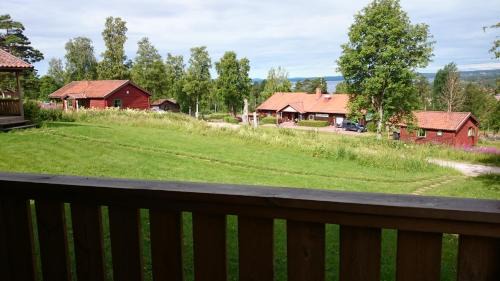 Rattvik Cabin | Cozy Fyrklöverns Stugby: Family & Pet-Friendly Retreat