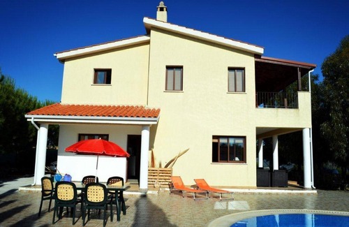 Fyti Villa | Discover Fyti Villa Prive: A 4-Star Family Retreat