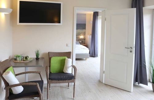 Rerik Apartment | FZ 9-11 / 2-room-rooms without kitchen (48m², 4 pers.) - bed + bike | B & B | Bike Pension Ostseeland Rerik