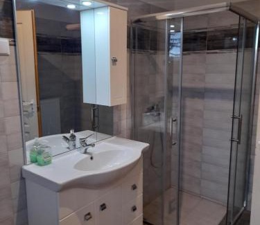 Miskolc-Tapolca Apartment | Pet-Friendly Retreat at Gábor - lak with High Guest Ratings