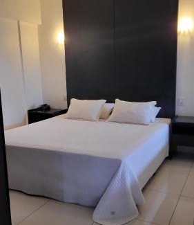 Patos de Minas Hotel | Explore Gálatas Golden Hotel: 4-Star Comfort Awaits