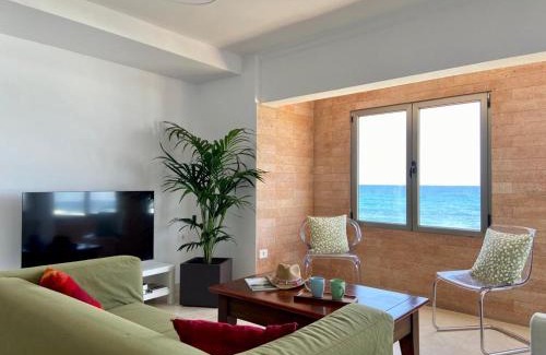 Galdar House | Discover Gáldar G.C.Frontón: Oceanfront Bliss Awaits