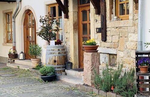 Gimmeldingen Bed & Breakfast | Discover Gästezimmer Mandelgarten: Ocean View & Breakfast