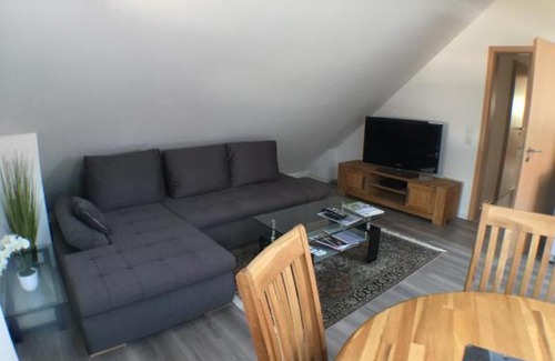 Eningen Apartment | Highly Rated Gäste-Appartement-Kirsammer with Breakfast Included