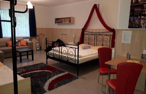 Stegersbach House | Pet-Friendly Gästehaus Stegersbach - A Family Retreat