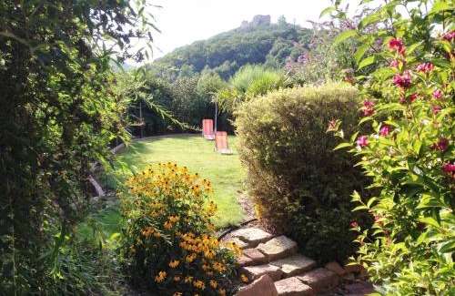 Neustadt-Hambach House | Pet-Friendly Gästehaus Helbighof with Oceanfront Views