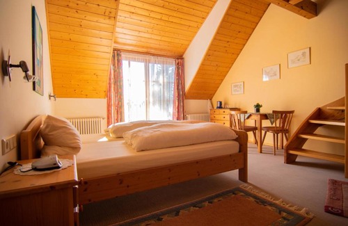 Mußbach Hotel | Gästehaus Hellmer: Oceanfront Retreat with Top Amenities