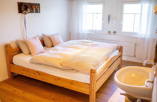 Neckertal Bed & Breakfast | Inviting Gästehaus Aemisegg: Pet Friendly with Breakfast