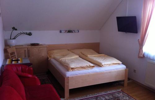 Bad Schallerbach Bed & Breakfast | Pet-Friendly Retreat at Gästehaus AIGMÜLLER - Rated 9.1/10