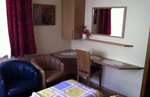 Bad Schallerbach Bed & Breakfast | Pet-Friendly Retreat at Gästehaus AIGMÜLLER - Rated 9.1/10