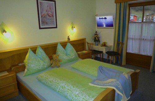 Dorfgastein Apartment | Family-Friendly Stay at Gästehaus ALPINA - Rated 9.5/10