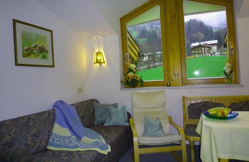 Dorfgastein Apartment | Family-Friendly Stay at Gästehaus ALPINA - Rated 9.5/10