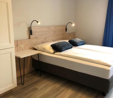 Modlich House | Cozy Gästehaus am Elberadweg with Oceanfront Hot Tub