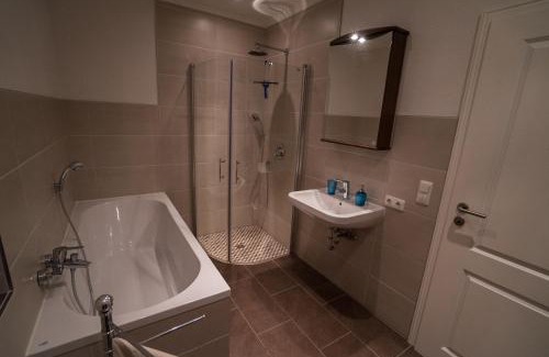 Pingelshagen Apartment | Discover Gästehaus am Paradieshof: Family & Pet Friendly Stay