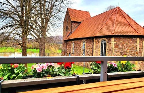 Hemeln Apartment | Discover Gästehaus am Weser-Radweg: Family-Friendly Retreat