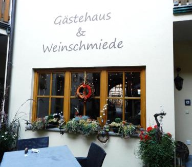 Prichsenstadt Hotel | Pet-Friendly Gästehaus am Westtor with High Guest Ratings