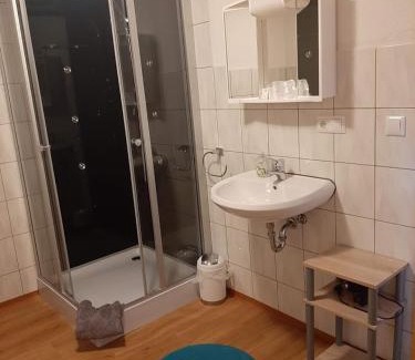 Neukirch House | Child-Friendly Gästehaus B & B27 and Pension Waldhorn Stay