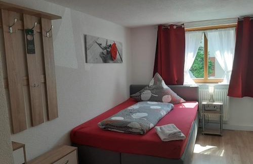 Neukirch House | Child-Friendly Gästehaus B & B27 and Pension Waldhorn Stay