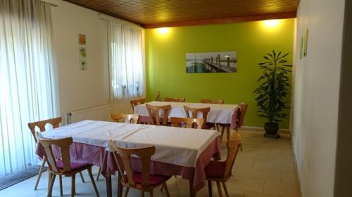Sankt Martin an der Raab House | Pet-Friendly Gästehaus Steinmetz with Family Amenities
