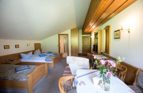Entfelden Apartment | Guest-Focused Stay at Gästehaus Backhäusl - Rated 8/10