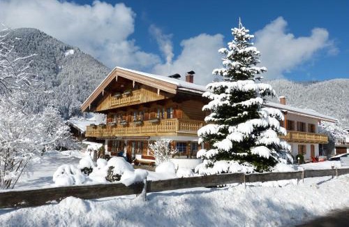 Kreuth Apartment | Family-Friendly Getaway at Gästehaus Becher, Kreuth-Point