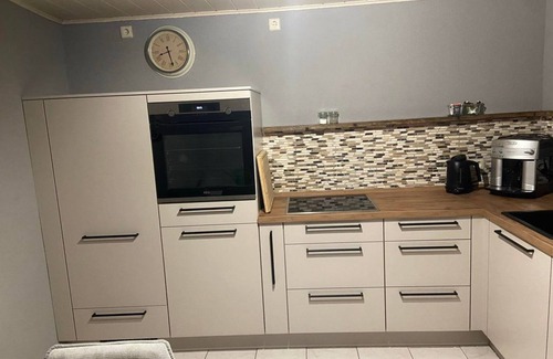 Pleisweiler-Oberhofen Apartment | Guest Rated: Gästehaus bei Lehmanns with Family-Friendly Perks