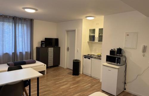 Eppelheim Apartment | Family-Friendly Retreat at Gästehaus by Becker