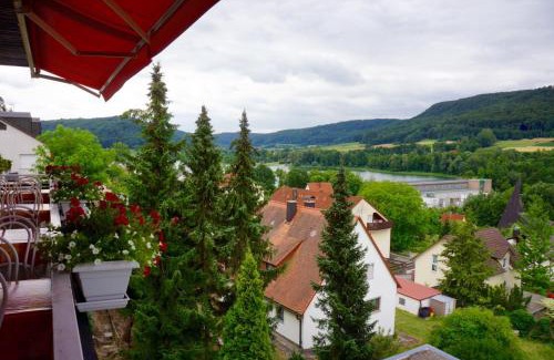 Happurg House | Charming Gästehaus Café Ruff: Pet-Friendly Stay Awaits