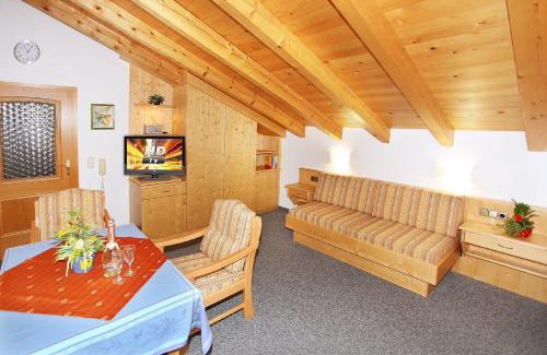 Kruen Apartment | Family-Friendly Retreat at Ferienwohnung Adlerhorst