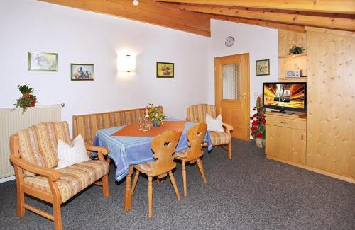 Kruen Apartment | Family-Friendly Retreat at Ferienwohnung Adlerhorst