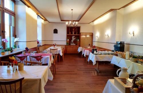 Roetenbach Hotel | Pet and Child Friendly Escape at Gästehaus Rössle