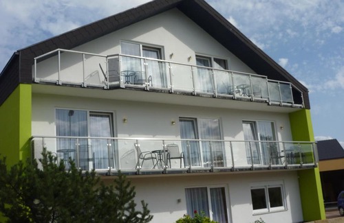 Deidesheim House | Gästehaus Deidesheim: Pet-Friendly Retreat for Families