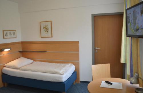 Rosenburg-Mold Hotel | Comfortable Gästehaus der LK-Technik Mold with Great Amenities