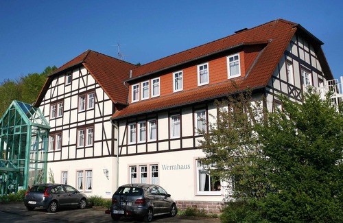 Hannoversch Munden House | Gästehaus Doppelzimmer - Flux: Family-Friendly Retreat