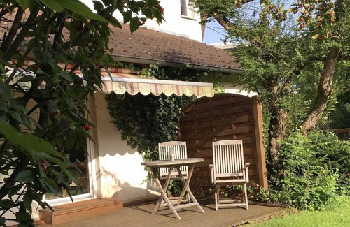 Hannoversch Munden House | Gästehaus Doppelzimmer - Flux: Family-Friendly Retreat