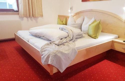Lanersbach House | Discover Gästehaus Dorfbäckerei: Pet & Child Friendly Retreat