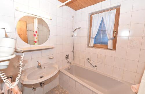 Lanersbach House | Discover Gästehaus Dorfbäckerei: Pet & Child Friendly Retreat