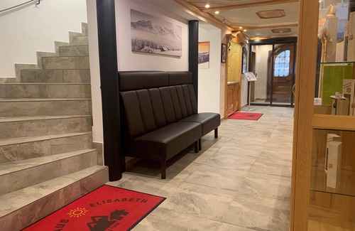 Tulfes Hotel | Cozy Gästehaus Elisabeth with Spa and Restaurant Amenities