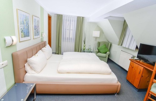 Herzogenaurach House | Guest Rated 9.4: Gästehaus Engelgasse with Breakfast & Kitchen
