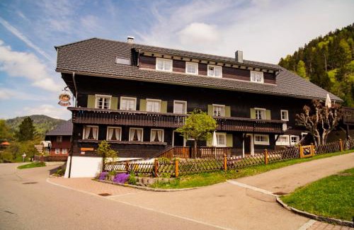 Menzenschwand-Hinterdorf Apartment | Gästehaus Erika: Pet-Friendly Retreat with 9.1/10 Rating