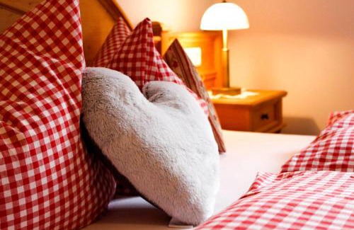 Menzenschwand-Hinterdorf Apartment | Gästehaus Erika: Pet-Friendly Retreat with 9.1/10 Rating