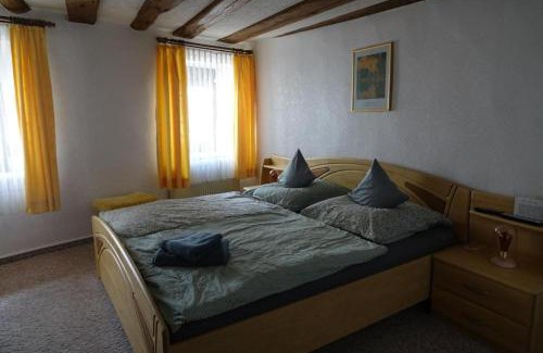 Neef House | Comfortable Gästehaus Eulenköpfchen with Kitchen & Family Focus