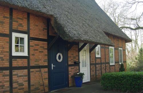 Großenworden House | Top-Rated Gästehaus Eulennest with Kitchen Amenities