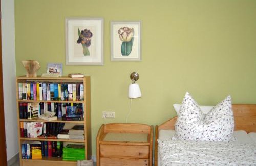 Großenworden House | Top-Rated Gästehaus Eulennest with Kitchen Amenities