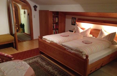 Bayerisch Gmain Apartment | Kid-Friendly Getaway at Gästehaus Färbinger: Rated 9.4
